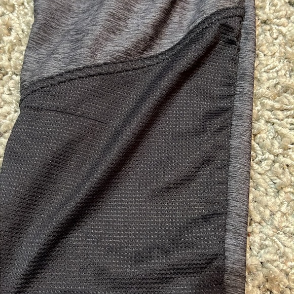 Womens XS Under Armour Capris - Picture 4 of 6